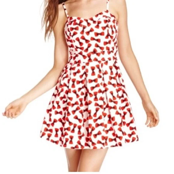 Marilyn Monroe Dresses | Marilyn Monroe White Bow Dress Size L Side Zip | Color: Red/White | Size: L | Peachyple's Closet Marilyn Monroe Dresses | Marilyn Monroe White Bow Dress Size L Side Zip | Color: Red/White | Size: L | Peachyple's Closet